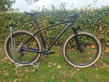 SENSA Fiori SL Carbon. 29er. Carbon velg9.5/10 kg. Twv €5000 beschikbaar voor biedingen
