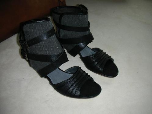 NIEUW zwarte/grijs DOLCIS peeptoe sleehak mt39 openschoen, Kleding | Dames, Schoenen, Nieuw, Lage of Enkellaarzen, Zwart, Ophalen of Verzenden