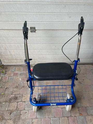 Rollator met armleunigen beschikbaar voor biedingen