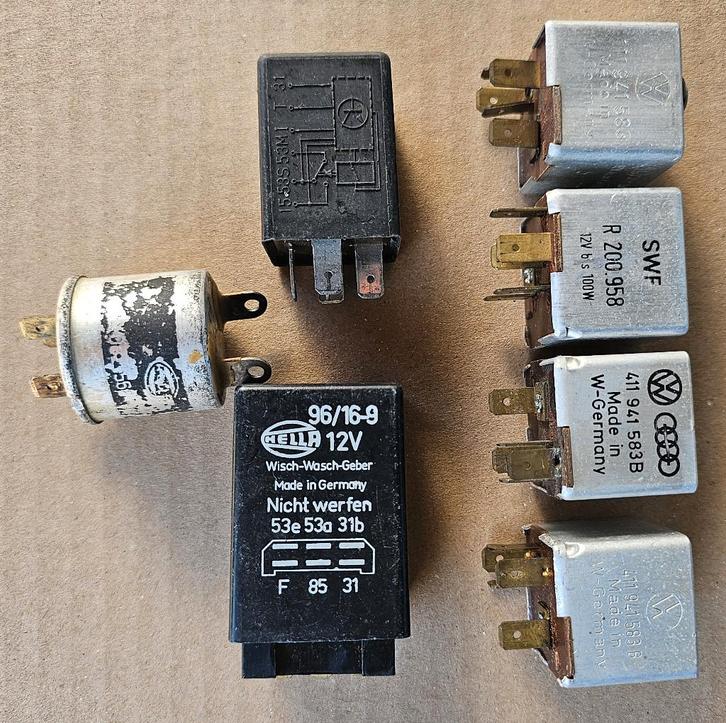 Diverse schakelrelais voor auto’s, 12 volt., Auto-onderdelen, Elektronica en Kabels, Gebruikt, Ophalen of Verzenden