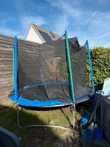 Trampoline GRATIS beschikbaar voor biedingen