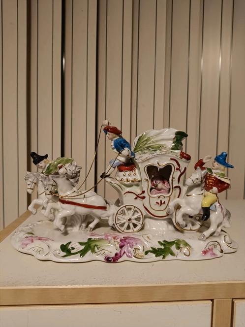 Porseleinen Koets met Paarden Beeld, Antiek en Kunst, Antiek | Porselein, Ophalen of Verzenden