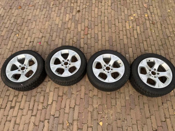 BMW X1 E84 Winterbanden Dunlop Runflat 5/6 mm, Auto-onderdelen, Banden en Velgen, Banden en Velgen, Winterbanden, 17 inch, 225 mm