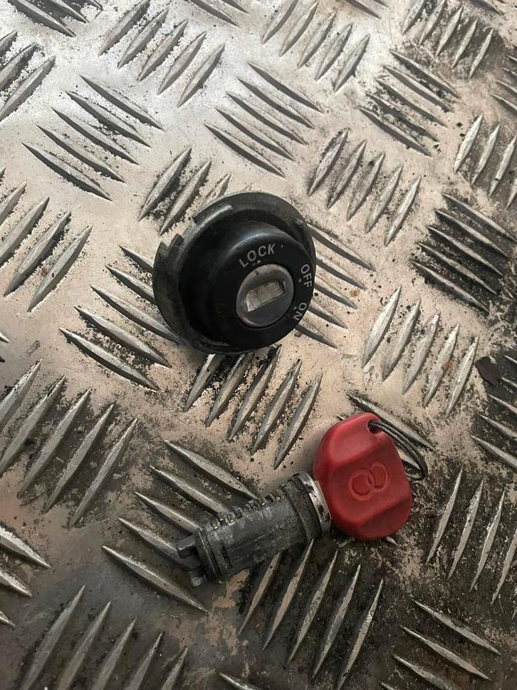 Gilera runner contactslot set, Motoren, Tuning en Styling, Ophalen