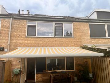 Elektrisch Zonnescherm - Gebruikt beschikbaar voor biedingen