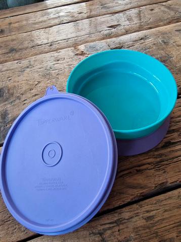 Tupperware bordje afsluitbaar beschikbaar voor biedingen