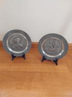 Twee vintage tinnen borden met afbeeldingen, Antiek en Kunst, Ophalen of Verzenden