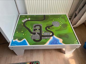 Houten speeltafel met 2 kanten beschikbaar voor biedingen