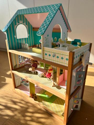 Poppenhuis met Lift - Veel Speelplezier! beschikbaar voor biedingen
