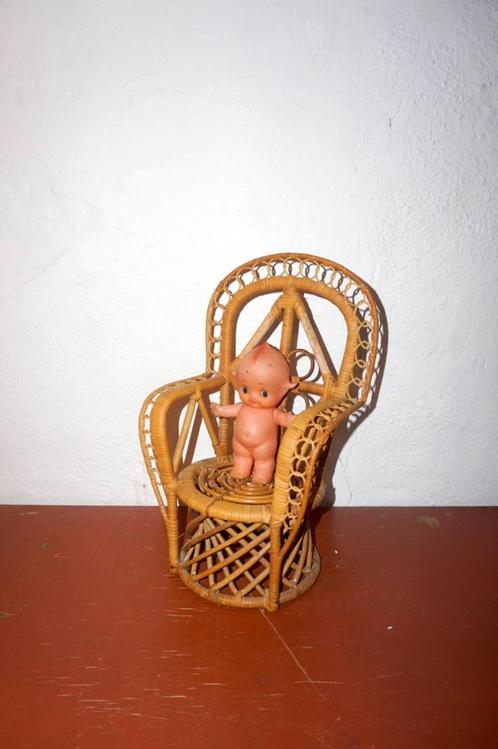 vintage miniatuur rotan pauw stoel * poppenmeubel * bohemian, Antiek en Kunst, Antiek | Woonaccessoires, Ophalen of Verzenden