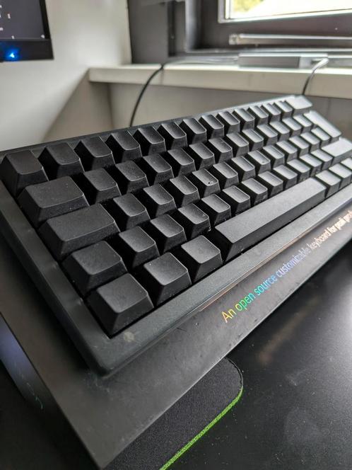 Keychron V4 – Compact Custom Mechanical Keyboard (Nordic), Computers en Software, Toetsenborden, Zo goed als nieuw, Bedraad, Ophalen of Verzenden
