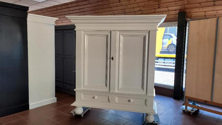 Vintage brocante landelijke broodkasten kasten, buffetkasten, Huis en Inrichting, Kasten | Buffetkasten, Zo goed als nieuw, 200 cm of meer