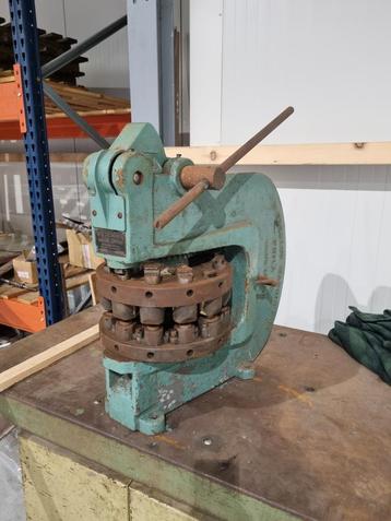 Turret punch trommelpons ponsmachine plaatwerk gereedschap beschikbaar voor biedingen