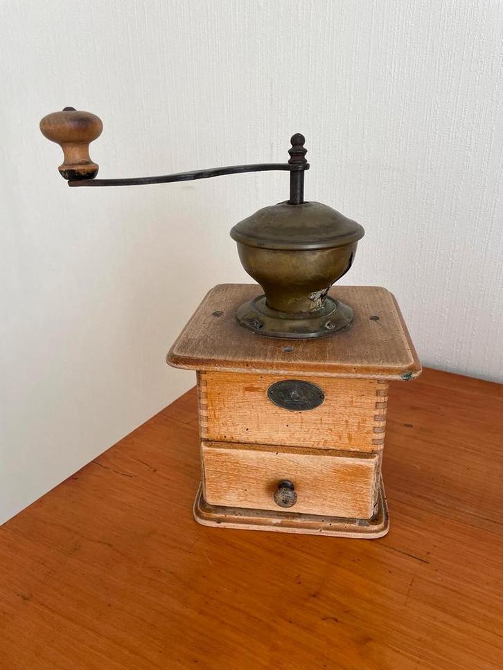 Antieke koffiemolen met lade, Antiek en Kunst, Antiek | Keukenbenodigdheden, Ophalen of Verzenden
