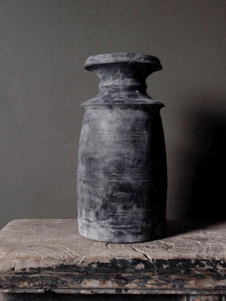 Oude Nepalese kruik pot hout landelijk sober stoer sleets, Huis en Inrichting, Woonaccessoires | Overige, Nieuw, Ophalen of Verzenden