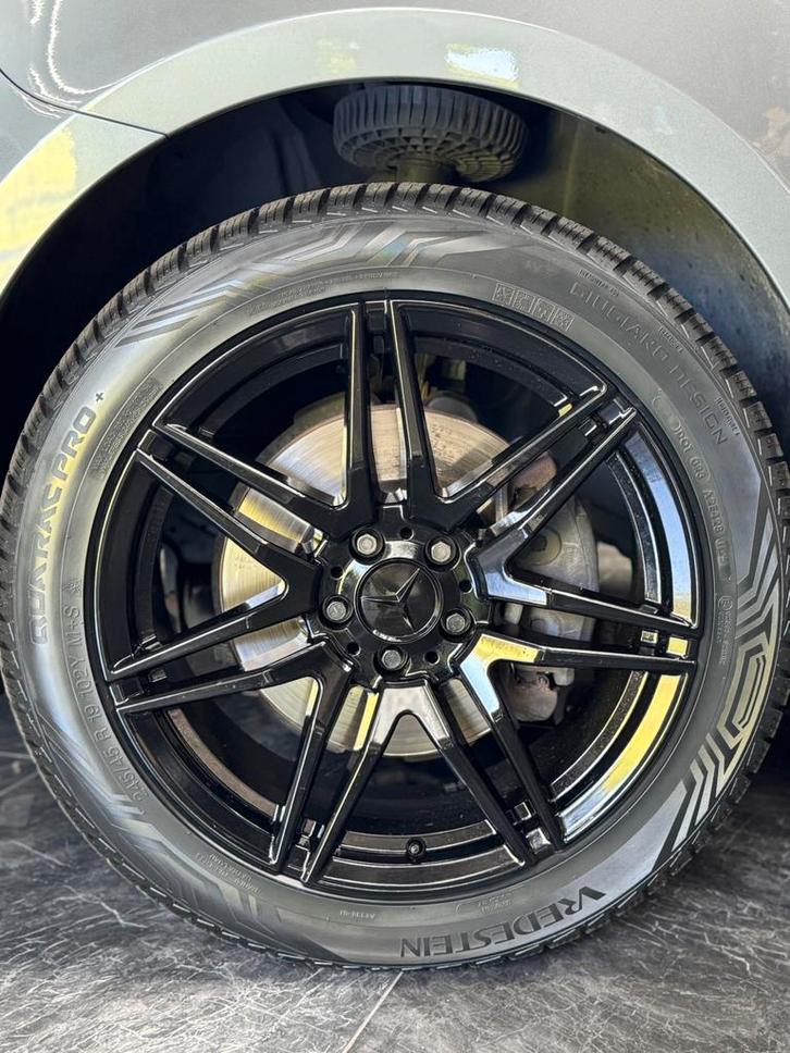 Nieuw Mercedes Vito Amg 245/45/19, Auto-onderdelen, Banden en Velgen, All Season, 18 inch, 225 mm, Bestelwagen, Nieuw, Ophalen of Verzenden