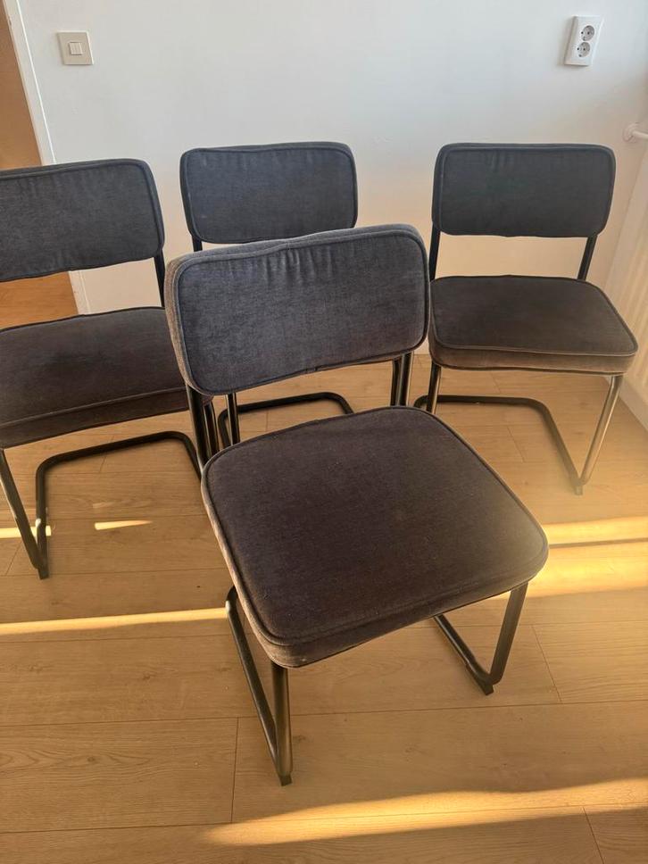 4 Grijze Eetkamerstoelen van Kwantum, Huis en Inrichting, Stoelen, Gebruikt, Vier, Stof, Grijs, Ophalen