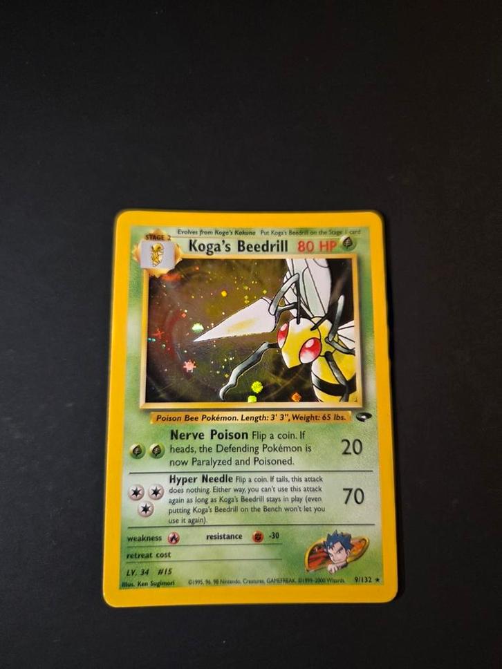 Koga's Beedrill 9/132 Pokemon Gym holo, Hobby en Vrije tijd, Verzamelkaartspellen | Pokémon, Zo goed als nieuw, Booster, Foil