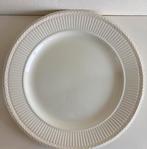 Taartschaal diameter 32 cm, Wedgwood Edme plain, Ophalen of Verzenden, Zo goed als nieuw, Bord(en), Wedgwood