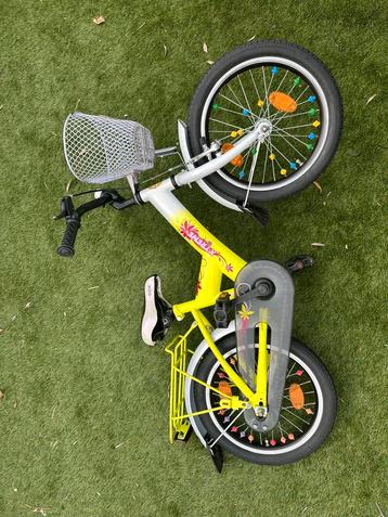Loekie kinderfiets 16 inch goedestaat beschikbaar voor biedingen