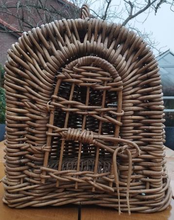  Rotan reismand voor katten of kleine hond beschikbaar voor biedingen