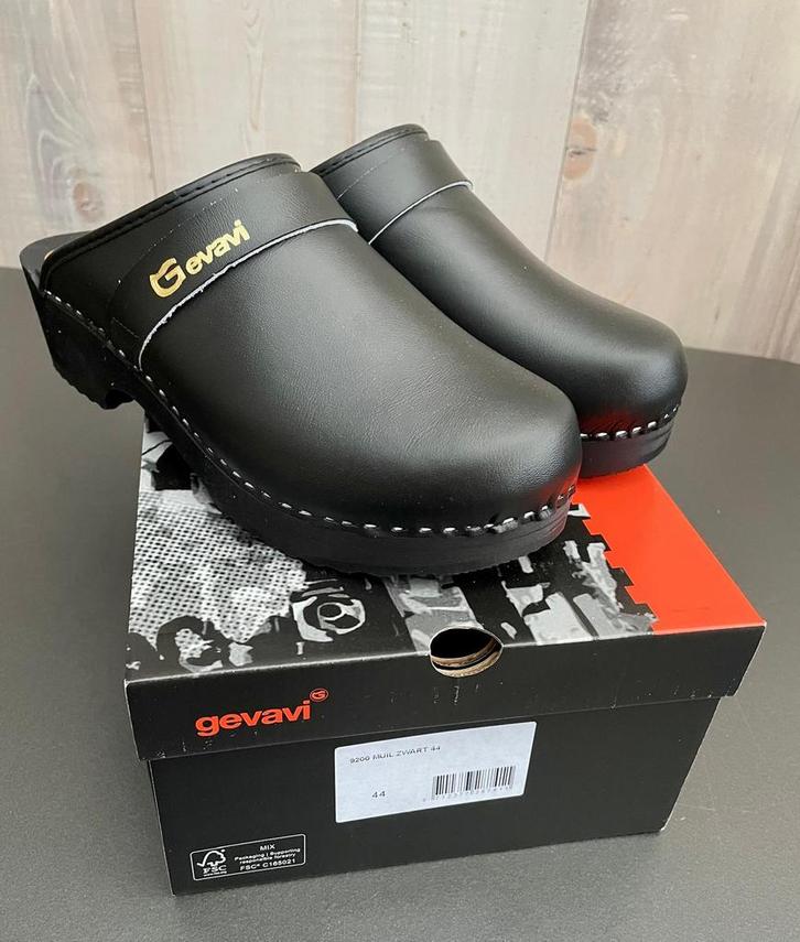 TE KOOP: nieuwe zwarte klompen Gevavi mt 44 maar valt als 42, Tuin en Terras, Werkkleding, Nieuw, Schoenen, Ophalen of Verzenden