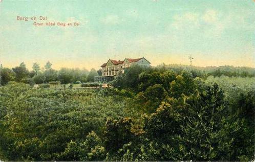 (301-218-027) Berg en Dal Groot Hotel, Verzamelen, Ansichtkaarten | Nederland, Gelderland, Verzenden