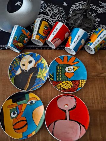 Reinaerde Servies - 5 Bekers & 4 Bordjes beschikbaar voor biedingen