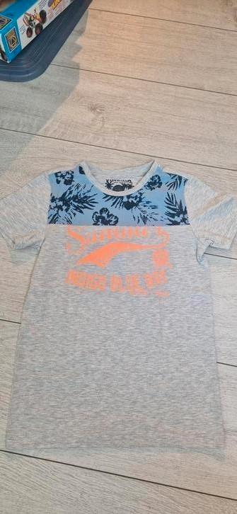 Vingino tshirt mt 122/128 beschikbaar voor biedingen