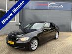 BMW 3-serie 320i Dynamic Executive Bj 2005 Apk 05-2026 Young, Auto's, BMW, 4 cilinders, 150 pk, Zwart, 14 km/l