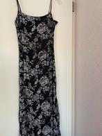 Zwarte galajurk, met zilveren glitter bloemen patroon, Kleding | Dames, Gelegenheidskleding, Verzenden, Zo goed als nieuw, Zwart