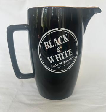 Black & White Scotch whisky waterkan beschikbaar voor biedingen