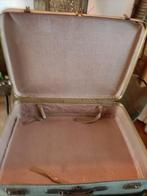 Oude brocante grote koffer (6)
Bestickerd, Sieraden, Tassen en Uiterlijk, Koffers, ., Minder dan 50 cm, Ophalen of Verzenden, Zo goed als nieuw