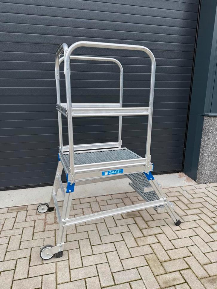 Zarges platformtrap / bordestrap 41951 roosterstaal, Doe-het-zelf en Verbouw, Ladders en Trappen, Trap, Minder dan 2 meter, Ophalen