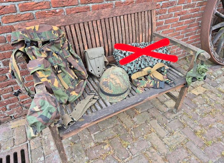 Camouflage spullen zoals helm rugzak riem, Verzamelen, Militaria | Algemeen, Landmacht, Kleding of Schoenen, Nederland, Ophalen of Verzenden
