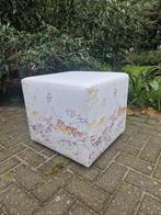 Gave poef/kruk met grafische kleuren, Minder dan 50 cm, Rond, Minder dan 50 cm, Ophalen of Verzenden