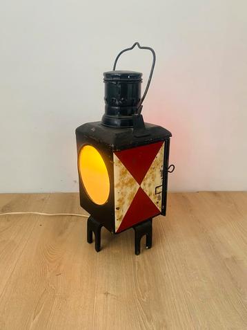 Oude DB Treinlamp / Seinlamp elektrisch. beschikbaar voor biedingen