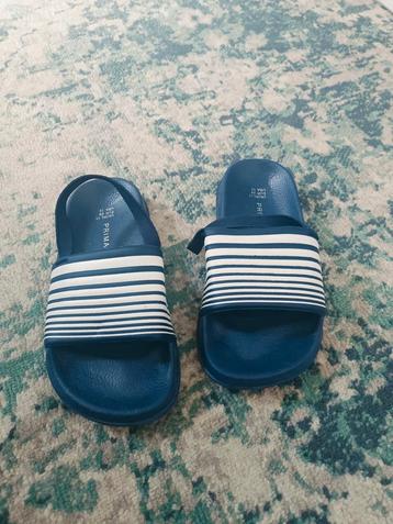 Nieuwe badslippers met band maat 29  beschikbaar voor biedingen