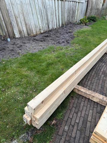 Vuren balken 10x10cm, 4 meter beschikbaar voor biedingen