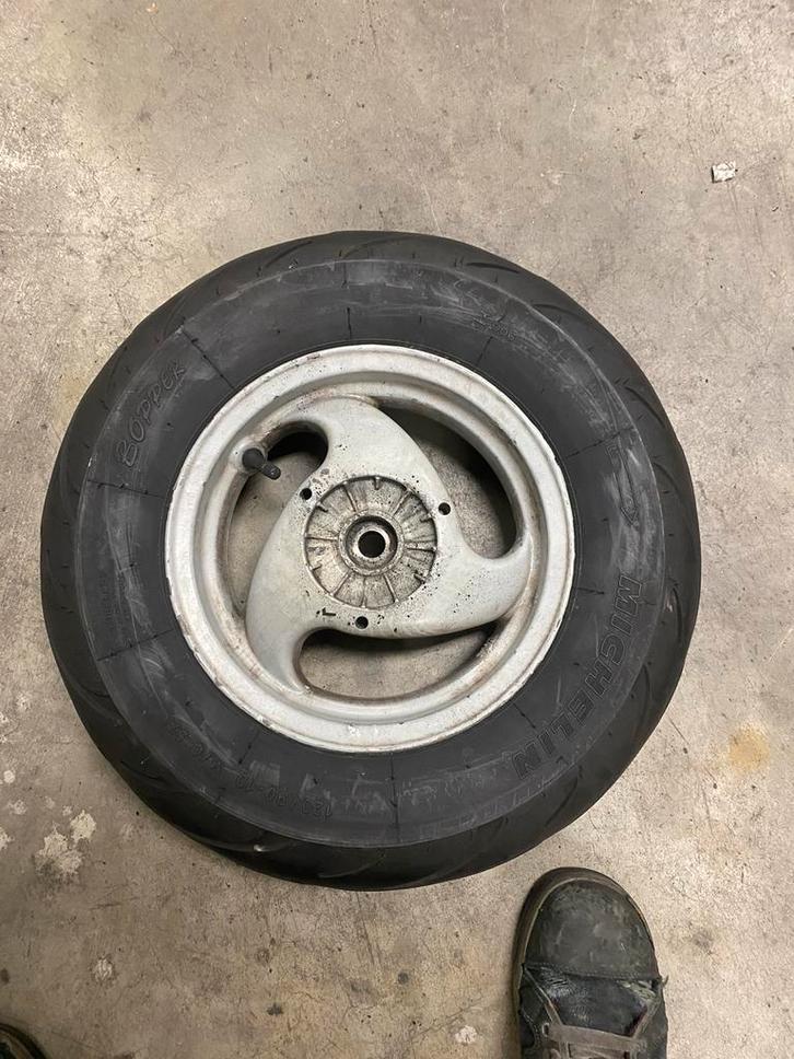 Piaggio typhoon achter velg 125cc 10 inch, Fietsen en Brommers, Brommeronderdelen | Algemeen, Zo goed als nieuw, Overige typen