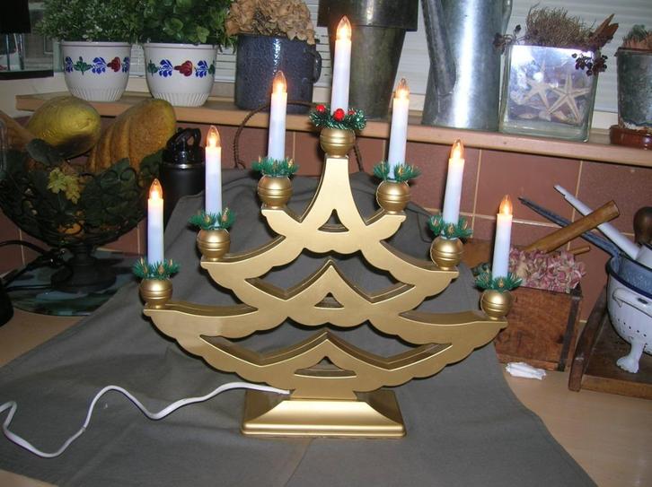 kerst trapje goudkleurig elektrisch werkt goed / raamdeco, Diversen, Kerst, Gebruikt, Ophalen of Verzenden