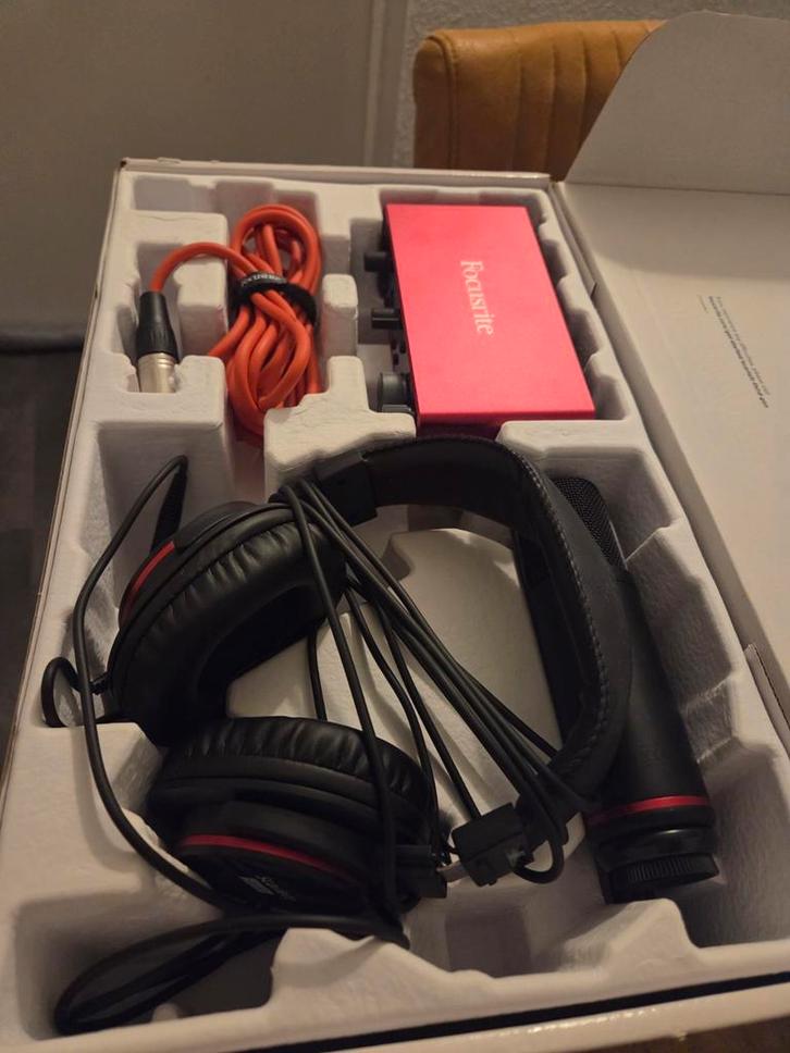 Focusrite Scarlett 2i2 Studio (3rd Gen), Muziek en Instrumenten, Microfoons, Nieuw, Studiomicrofoon, Ophalen of Verzenden