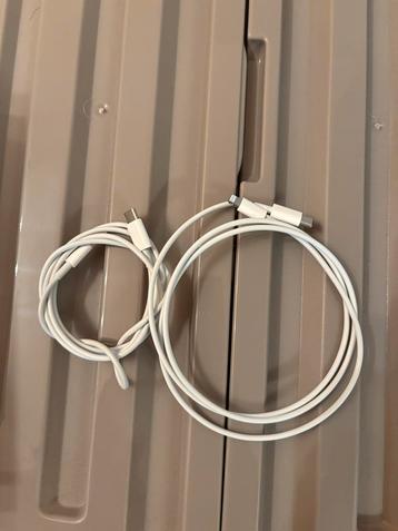 Apple iPhone en iPad Opladers & Kabels netjes USB en USB C beschikbaar voor biedingen