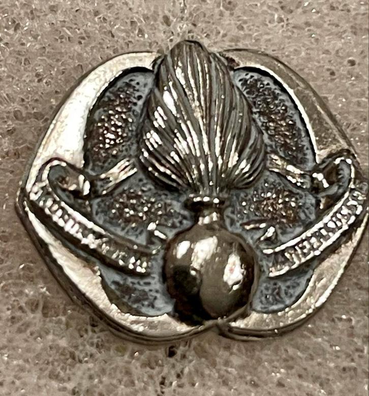 Marechaussee Embleem Speldje, Verzamelen, Militaria | Algemeen, Marechaussee, Embleem of Badge, Nederland, Ophalen of Verzenden