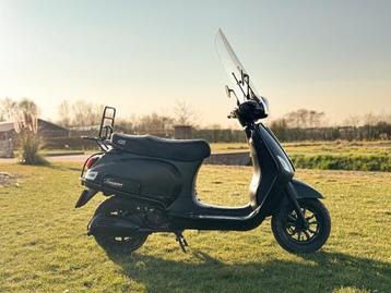 GTS Toscana dynamic (vespalook) snor/brom beschikbaar voor biedingen