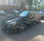 Mercedes-Benz A-Klasse A180 Zwart Pano AMG-Line Leer Camera, Voorwielaandrijving, 4 cilinders, 1200 kg, Handgeschakeld
