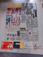 Grote Partij Oude Meccano / Necobo & Boekjes in Houten Doos, Ophalen of Verzenden