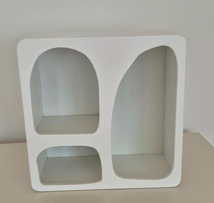 Klein (ophang) kastje wit xenos met vakjes trendy, Huis en Inrichting, Kasten | Overige, Gebruikt, Ophalen of Verzenden
