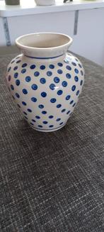 BUNZLAU POOLS AARDEWERK VAAS 17 CM OFFWHITE/BLAUW, Antiek en Kunst, Ophalen of Verzenden