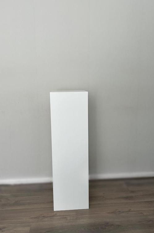 Te Huur: Witte Zuilen/Pillaren/Sokkels, Huis en Inrichting, Woonaccessoires | Zuilen en Pilaren, Zo goed als nieuw, Ophalen